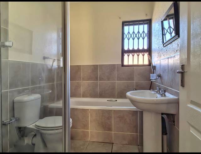 2 BEDROOM APARTMENT FOR SALE IN FRANKLIN ROOSEVELT PARK